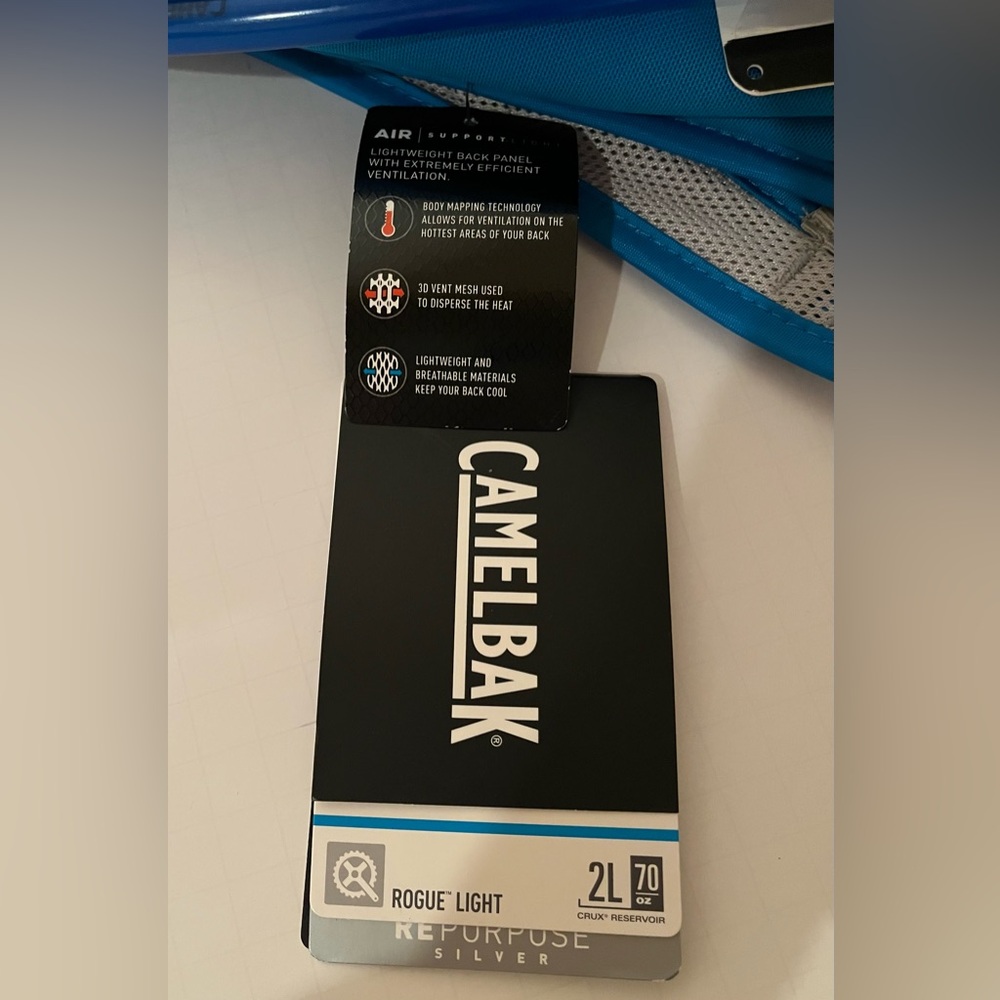 NWT - CAMELBAK Rogue Light 70oz. Hydration Pack - Repurpose Silver - Blue - Picture 9 of 11